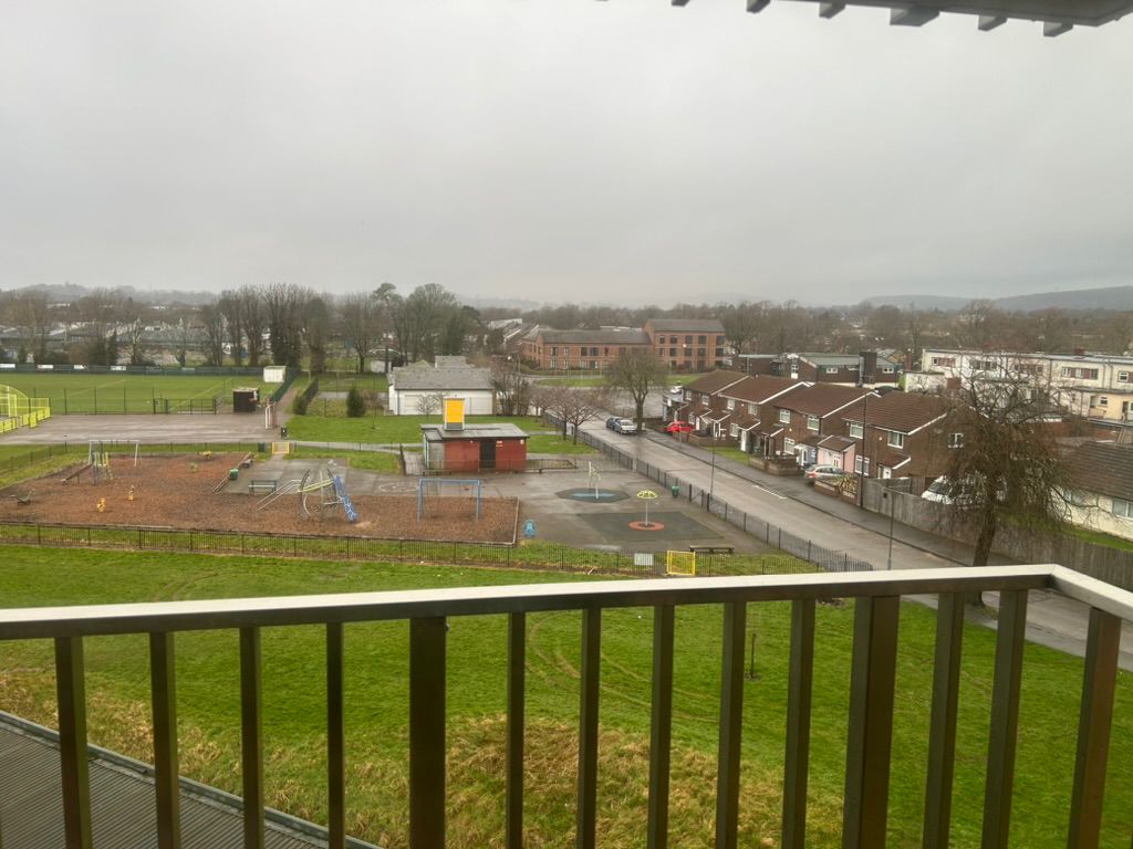 Image of balcony in Lystep Flats